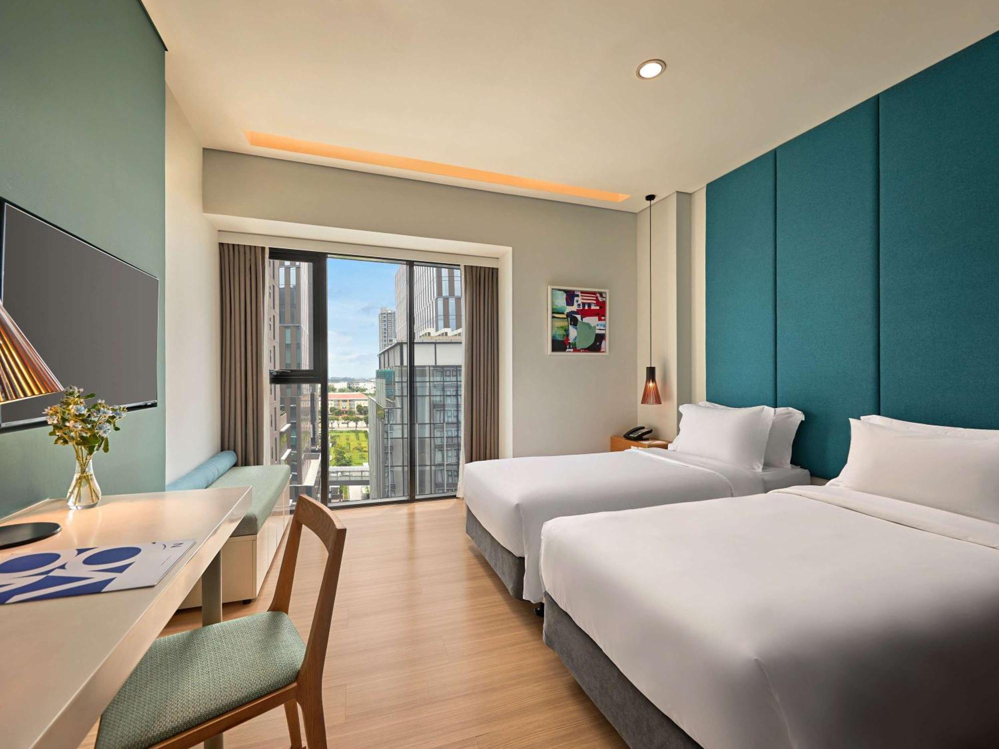 Novotel Living Saigon South Хошимин Экстерьер фото