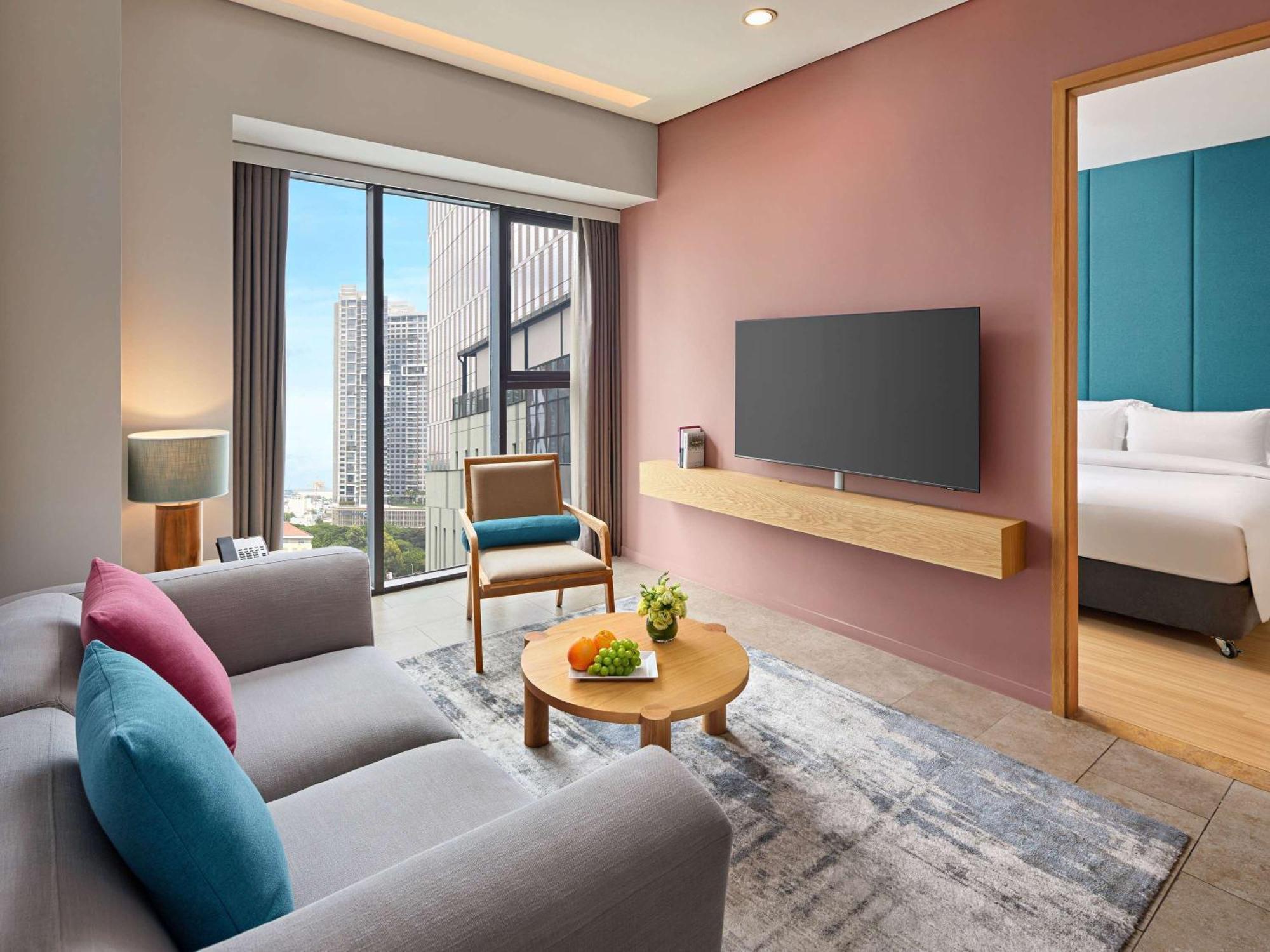 Novotel Living Saigon South Хошимин Экстерьер фото
