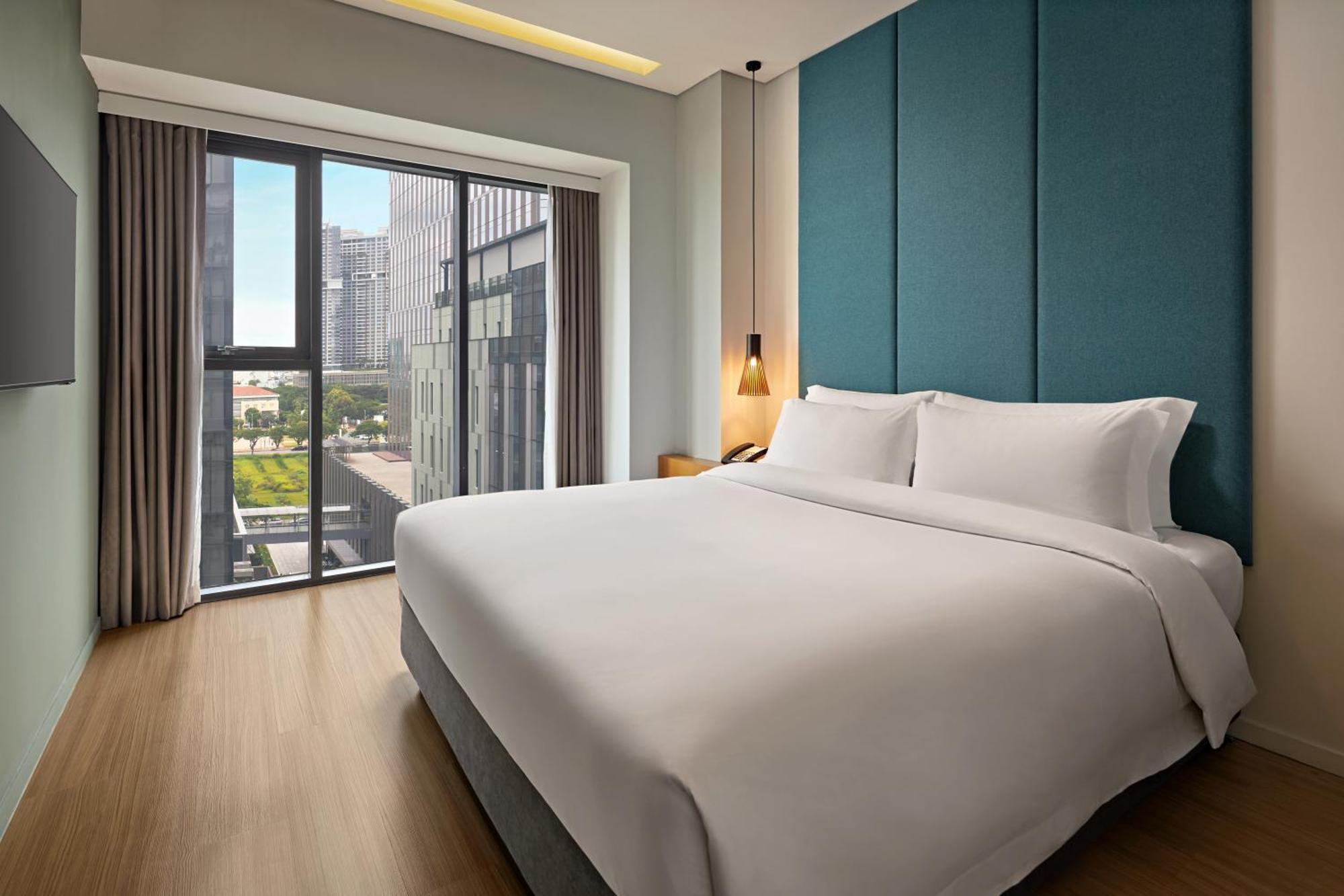 Novotel Living Saigon South Хошимин Экстерьер фото
