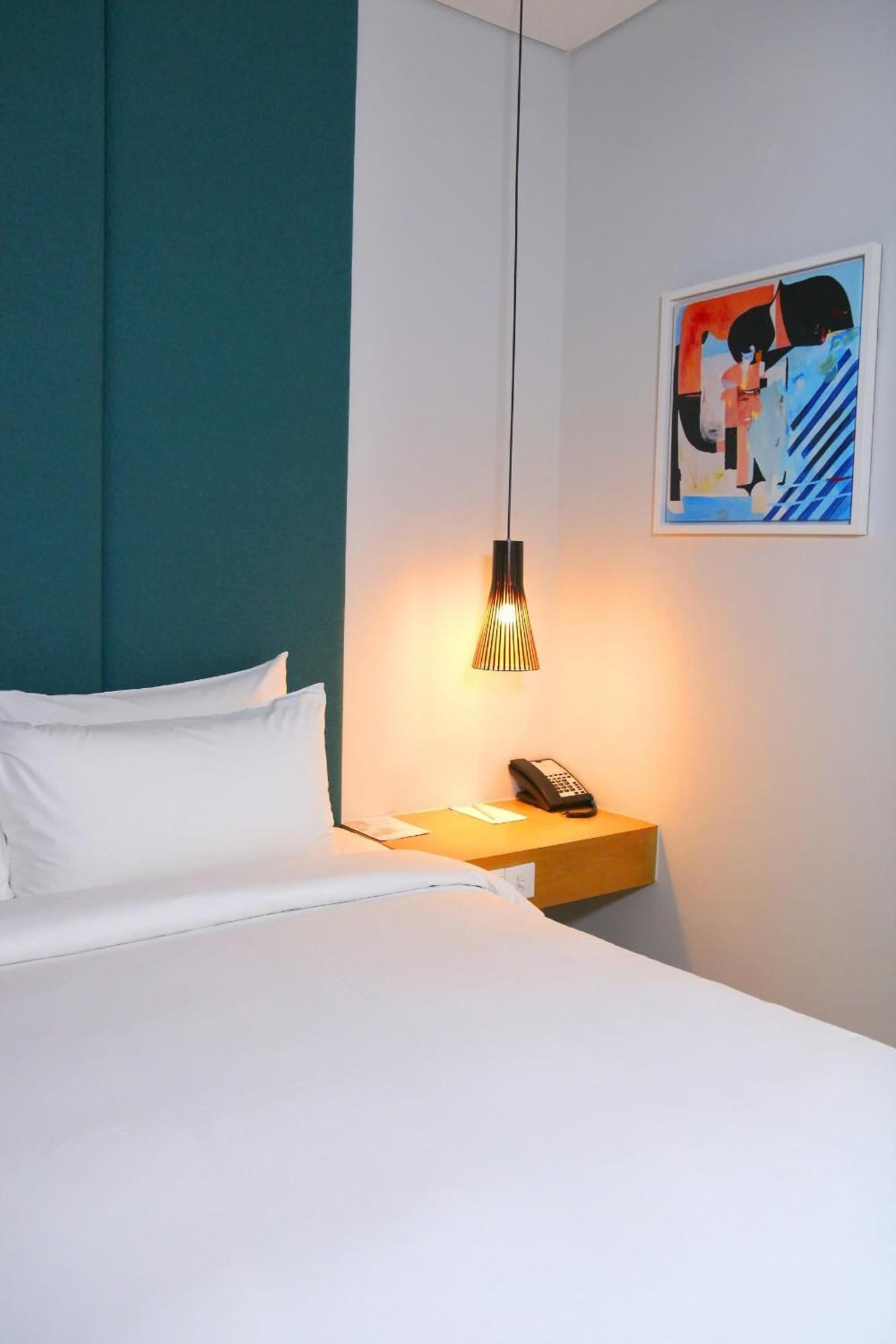 Novotel Living Saigon South Хошимин Экстерьер фото