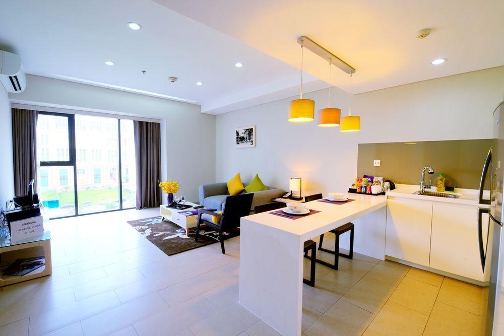 Novotel Living Saigon South Хошимин Экстерьер фото