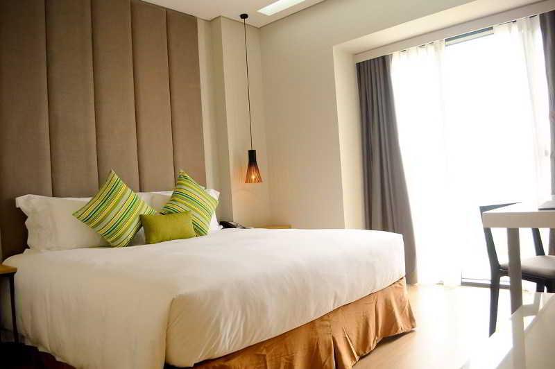Novotel Living Saigon South Хошимин Экстерьер фото