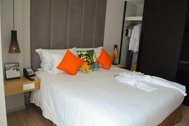 Novotel Living Saigon South Хошимин Экстерьер фото